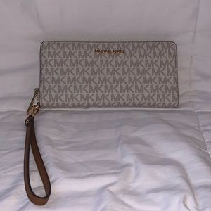 NWOT Michael Kors Wallet